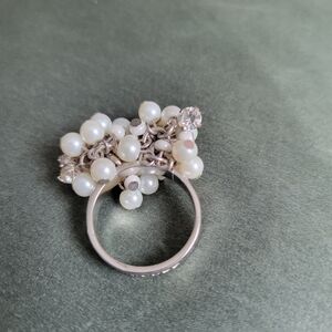 Elegant Pearl Cluster Ring